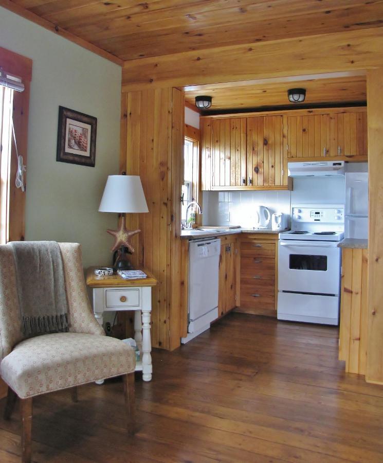 Larinda'S Landing Oceanfront Cottages Halifax Exteriör bild